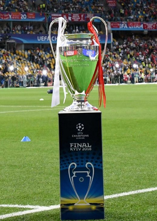 Le trophée de la Ligue des Champions.