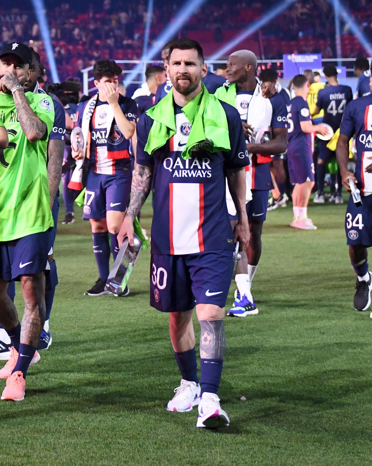 Lionel Messi (PSG) avec son trophée de meilleur passeur.